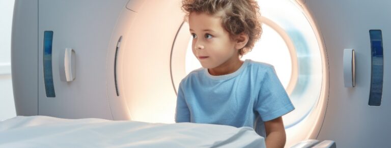 Wie bereite ich mein Kind auf ein MRT vor?